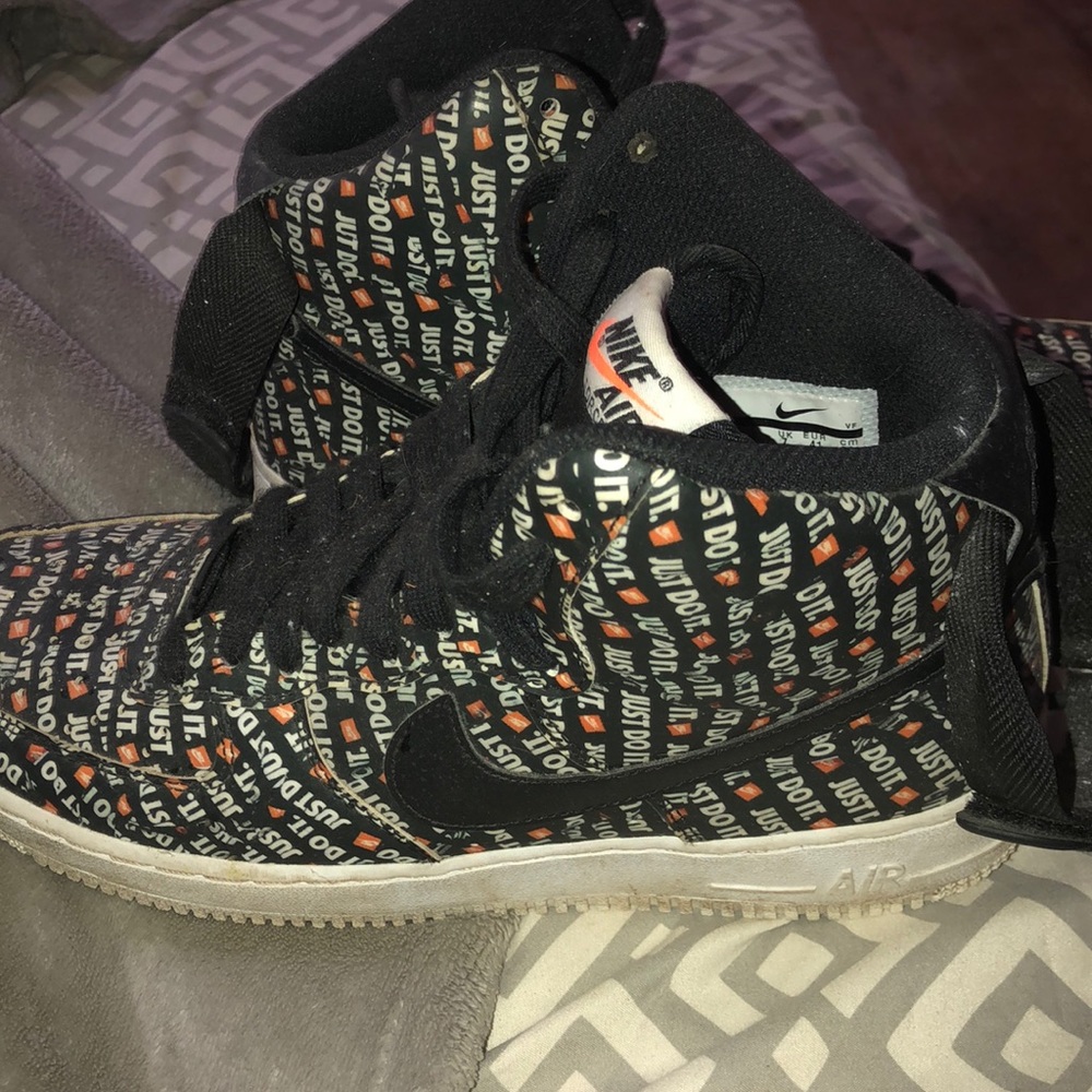 Nike Air Force 1s “just do it”